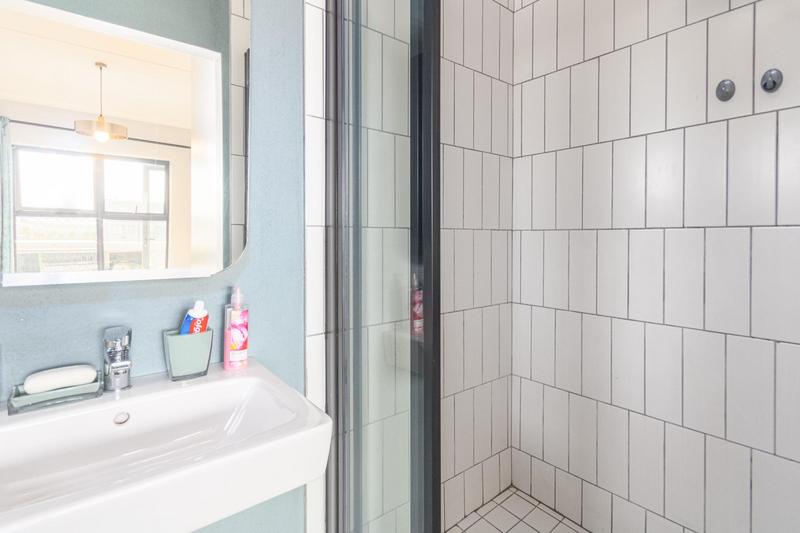 To Let 1 Bedroom Property for Rent in Waves Edge Western Cape